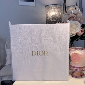 DIOR NIB 500 piece exclusive puzzle from Parfums Christian Dior Beauty.